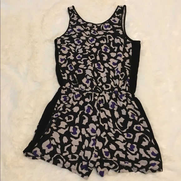 Super fun romper by Kensie! - Picture 2 of 3